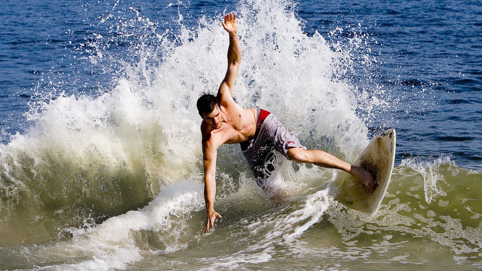 JIU YOU GAME-_跨界明星争霸赛：娱乐与竞技的无限火花_，明星跨界现象